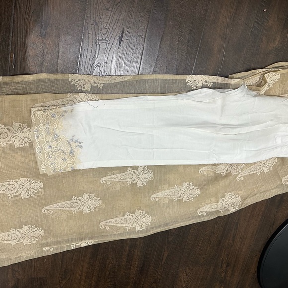 Pakistani dresses Sana safinaz - Picture 7 of 14